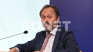 Žiofre uručuje Izveštaj EK